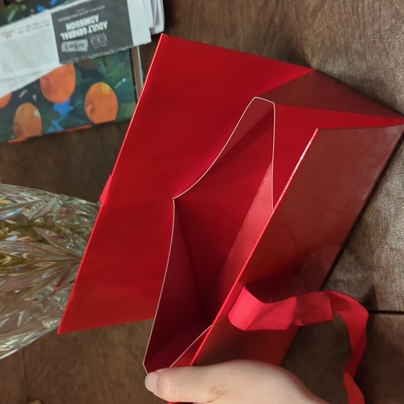 Christian Louboutin Gift Packaging - Picture 2 of 3
